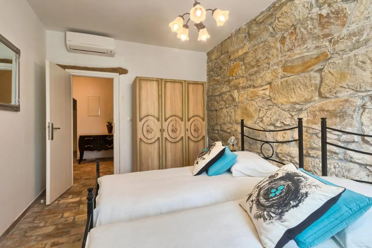 בוזט Villa Lapis - Happy Rentals